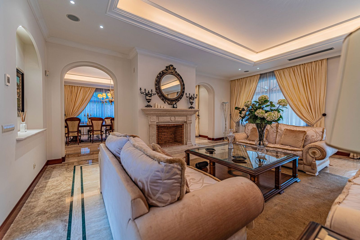 Se vende Villa - Chalet de 8 dormitorios en Costa Del Sol, Málaga, España