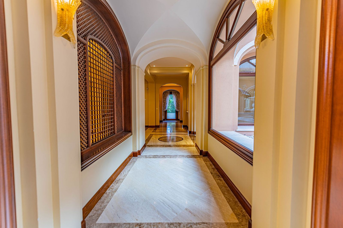 Se vende Villa - Chalet de 8 dormitorios en Costa Del Sol, Málaga, España