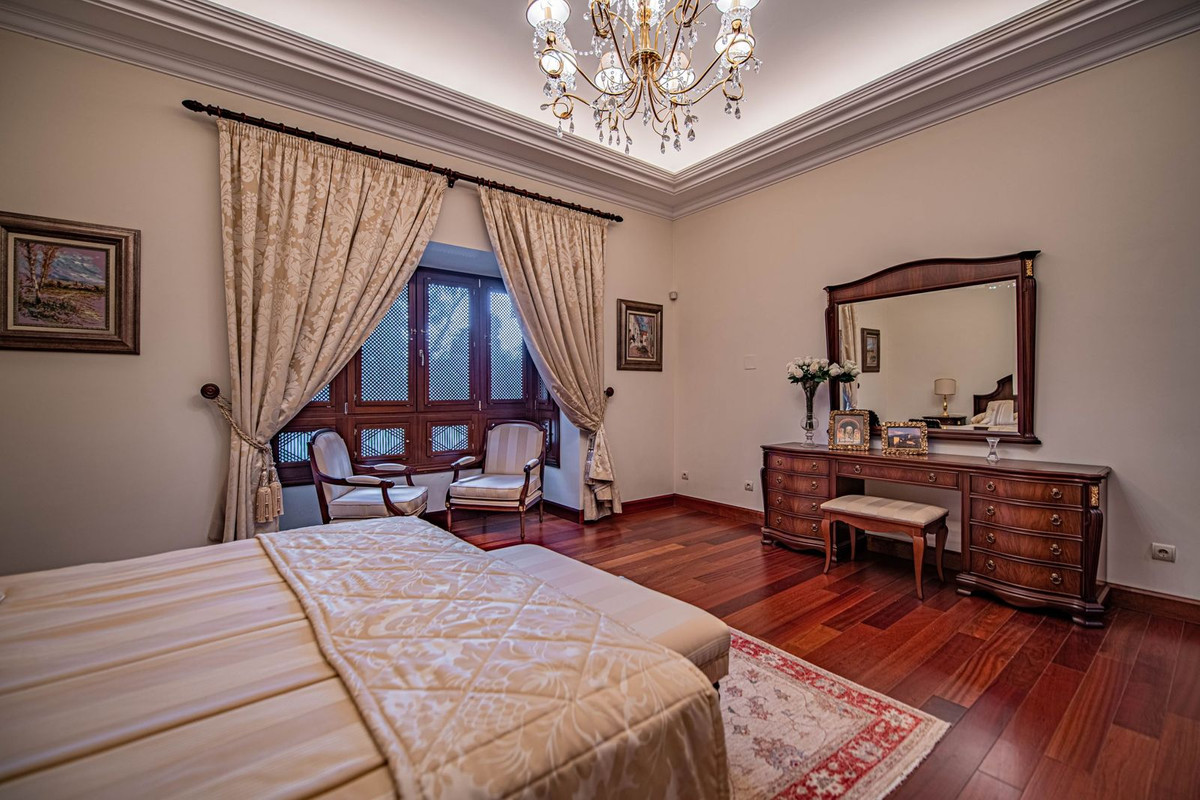 Se vende Villa - Chalet de 8 dormitorios en Costa Del Sol, Málaga, España