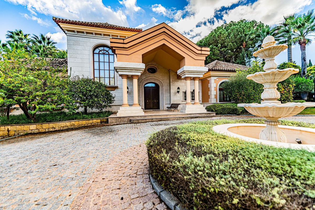 Se vende Villa - Chalet de 8 dormitorios en Costa Del Sol, Málaga, España