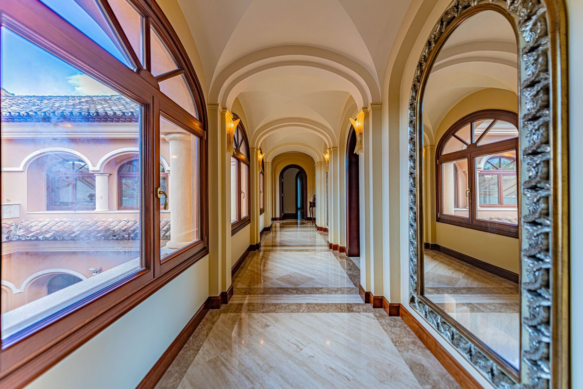 Se vende Villa - Chalet de 8 dormitorios en Costa Del Sol, Málaga, España