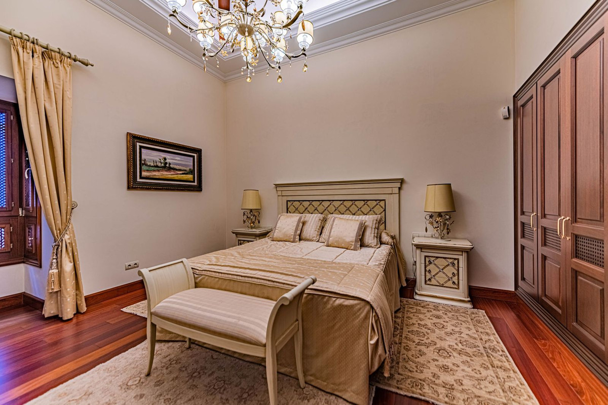 Se vende Villa - Chalet de 8 dormitorios en Costa Del Sol, Málaga, España