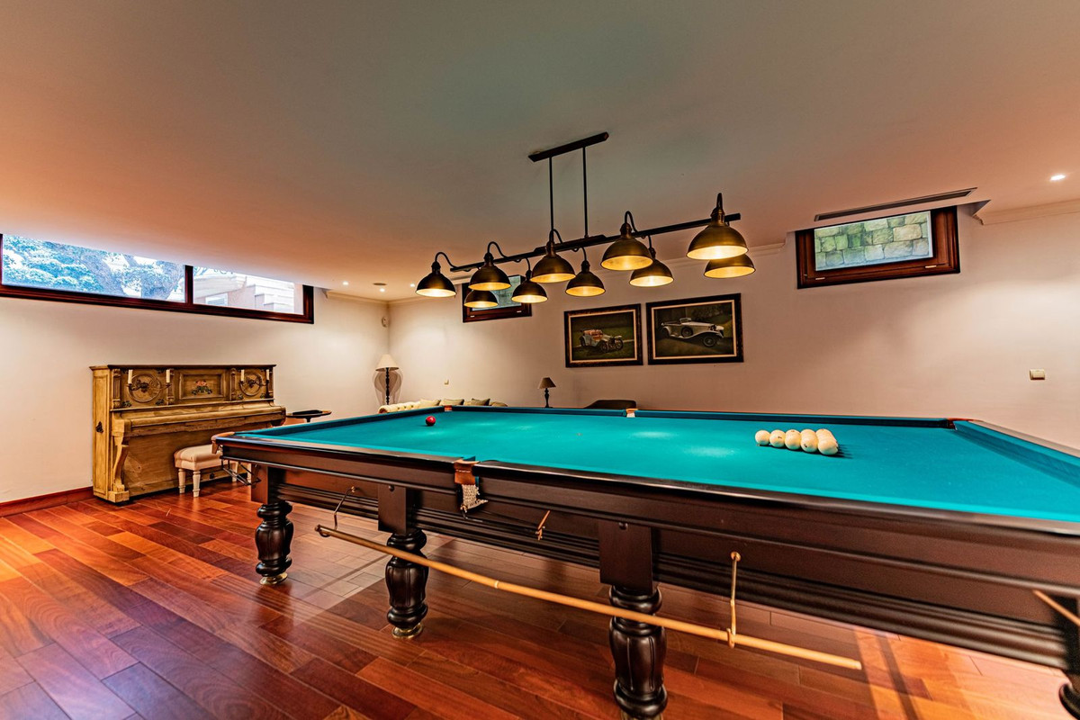 Se vende Villa - Chalet de 8 dormitorios en Costa Del Sol, Málaga, España