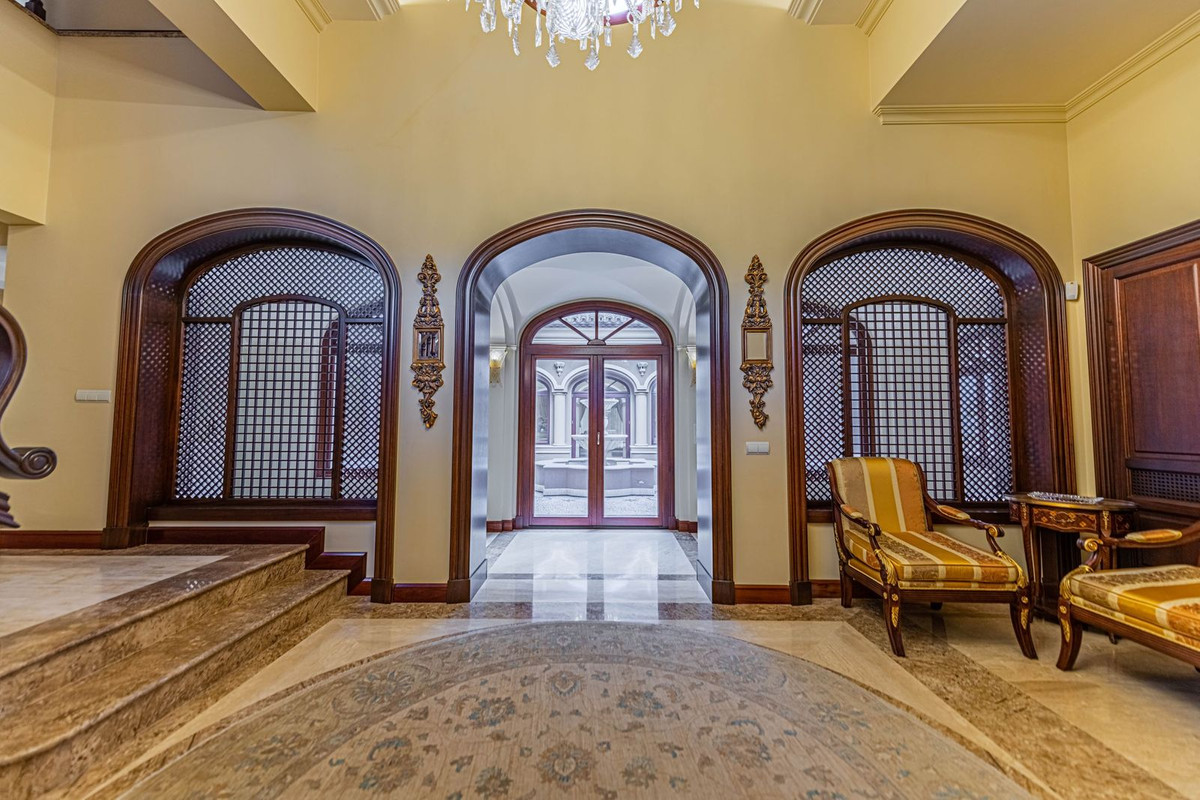 Se vende Villa - Chalet de 8 dormitorios en Costa Del Sol, Málaga, España
