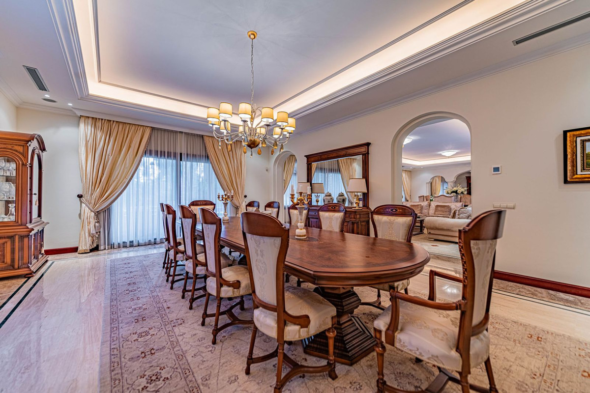 Se vende Villa - Chalet de 8 dormitorios en Costa Del Sol, Málaga, España