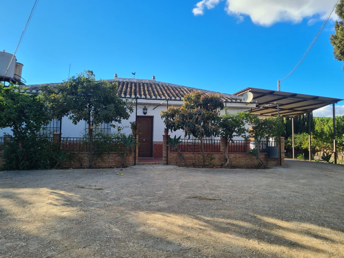 3 Bed Townhouse for sale in Pizarra Costa Del Sol, Málaga, Spain
