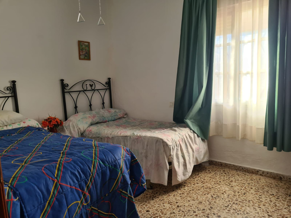 3 Bed Townhouse for sale in Pizarra Costa Del Sol, Málaga, Spain
