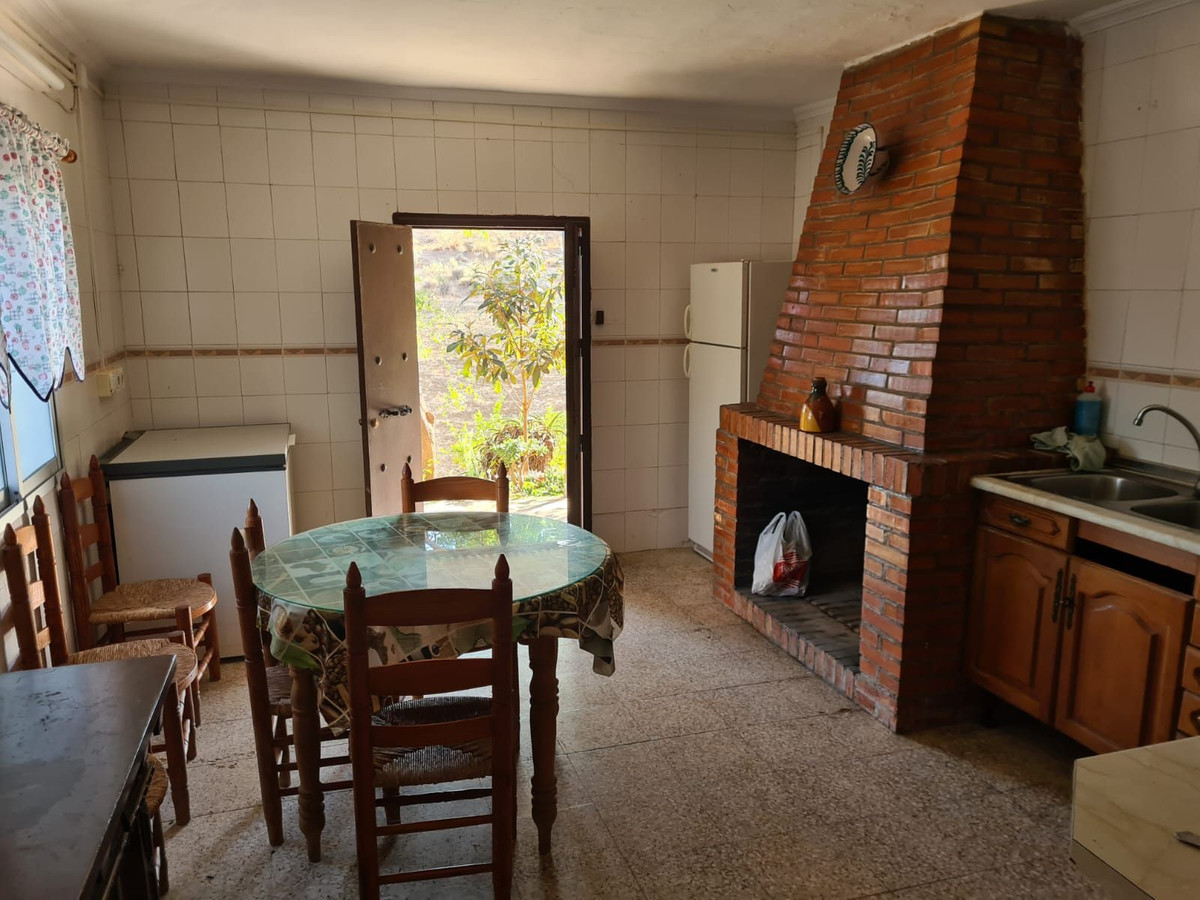 3 Bed Townhouse for sale in Pizarra Costa Del Sol, Málaga, Spain