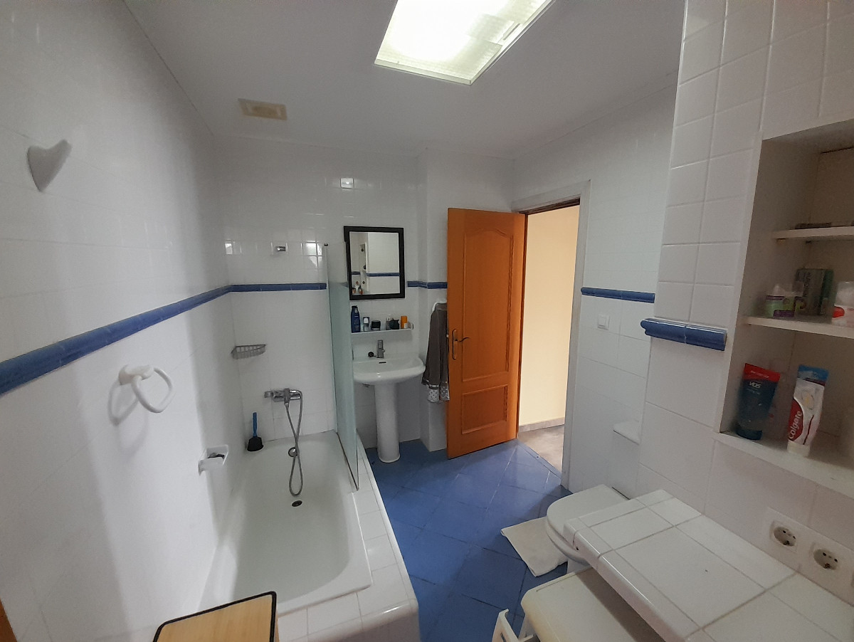 Se vende Villa - Chalet de 9 dormitorios en Costa Blanca, Alicante, España