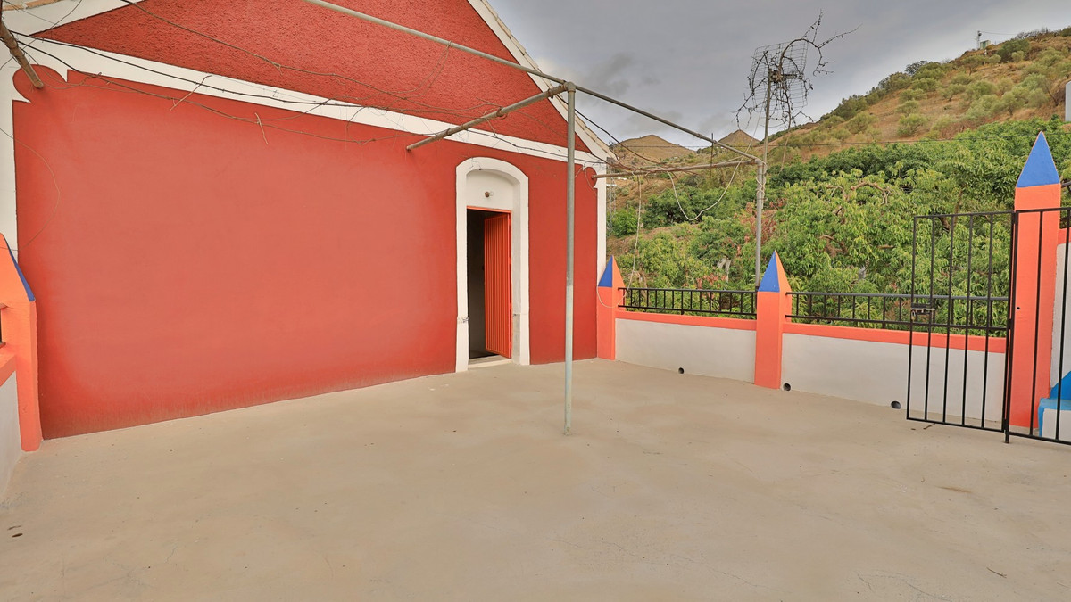 3 Bed Townhouse for sale in Árchez Costa Del Sol East, Málaga, Spain