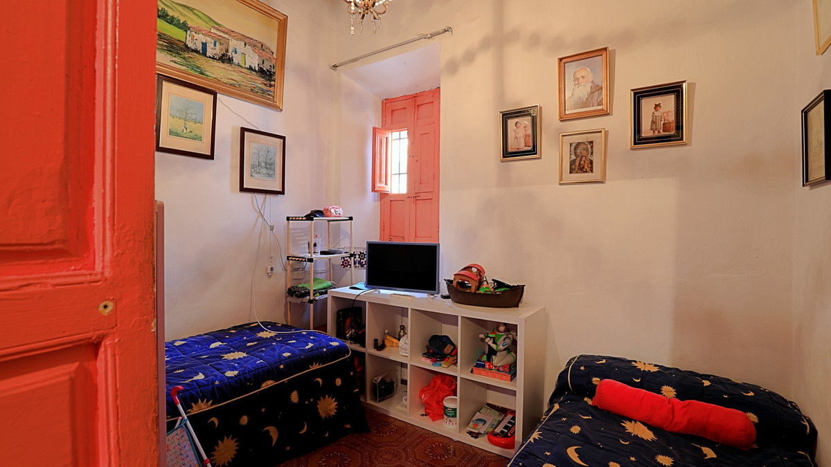 3 Bed Townhouse for sale in Árchez Costa Del Sol East, Málaga, Spain