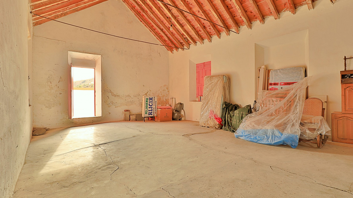 3 Bed Townhouse for sale in Árchez Costa Del Sol East, Málaga, Spain