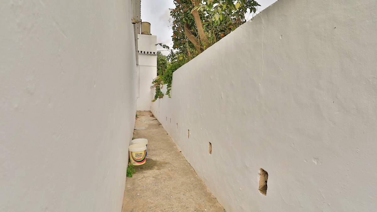 3 Bed Townhouse for sale in Árchez Costa Del Sol East, Málaga, Spain