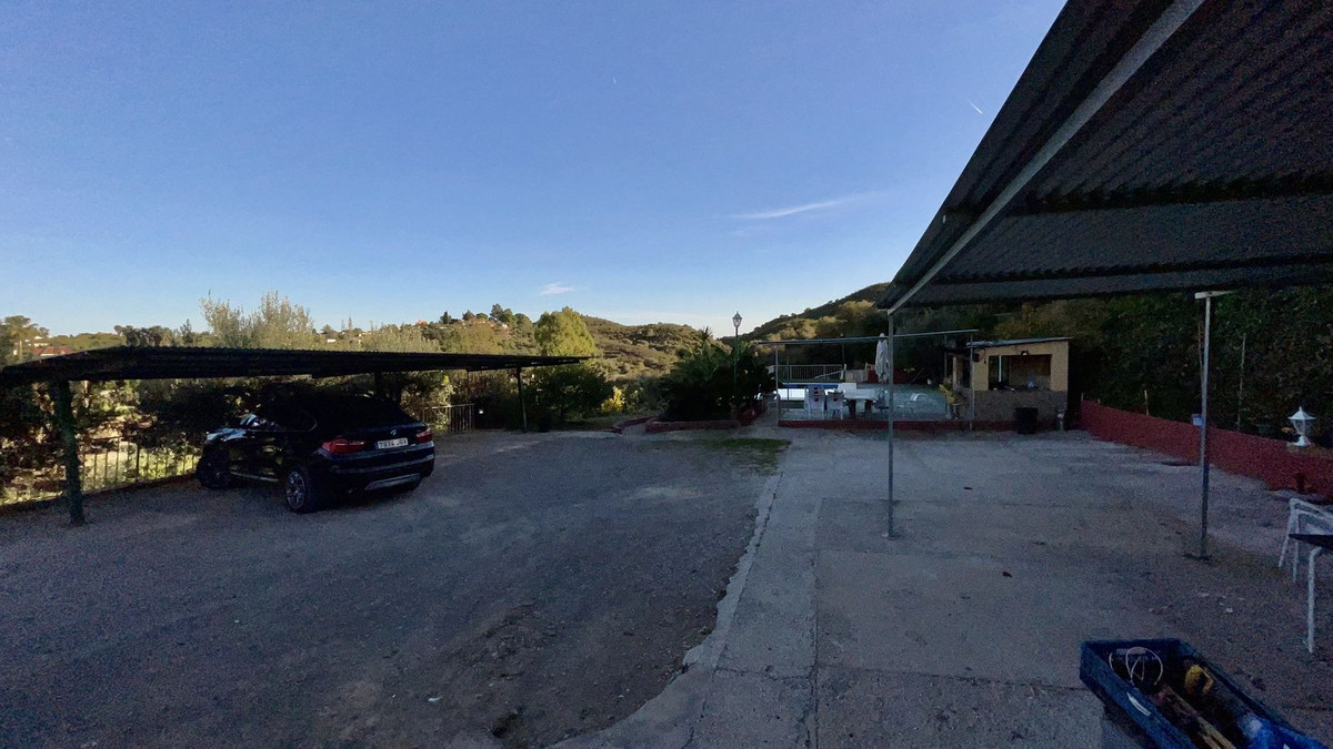 Se vende Finca - Cortijo de 3 dormitorios en Costa Del Sol, Málaga, España