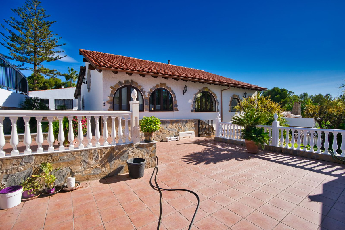 Se vende Villa - Chalet de 4 dormitorios en Costa Del Sol, Málaga, España