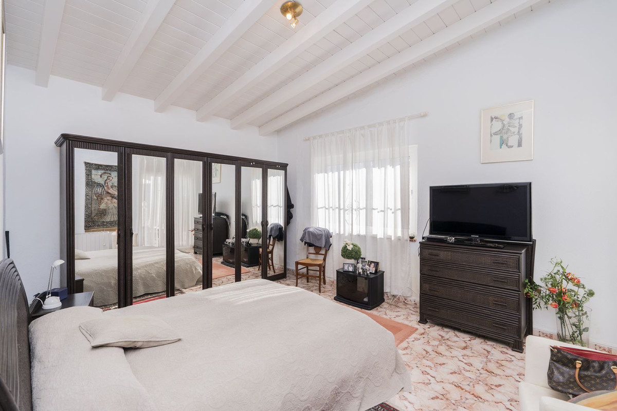 Se vende Villa - Chalet de 4 dormitorios en Costa Del Sol, Málaga, España
