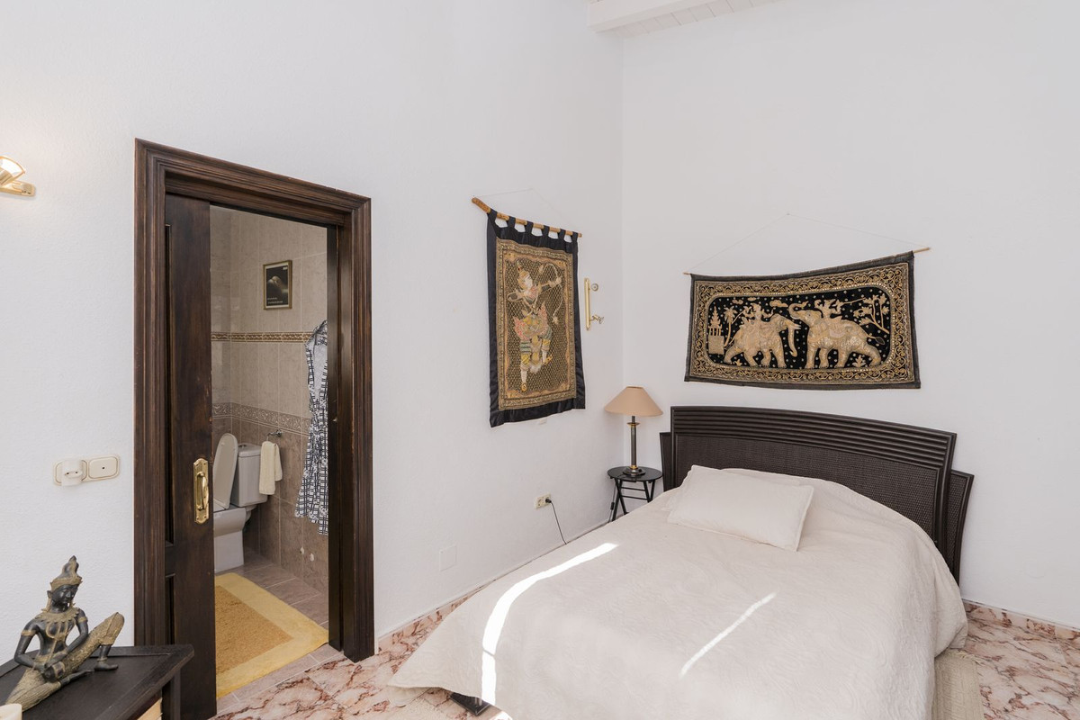 Se vende Villa - Chalet de 4 dormitorios en Costa Del Sol, Málaga, España