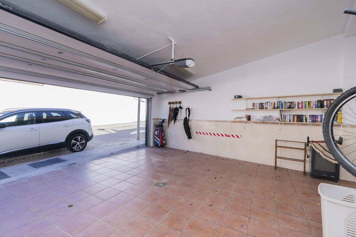 Se vende Villa - Chalet de 4 dormitorios en Costa Del Sol, Málaga, España