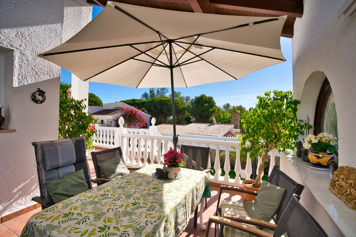 Se vende Villa - Chalet de 4 dormitorios en Costa Del Sol, Málaga, España