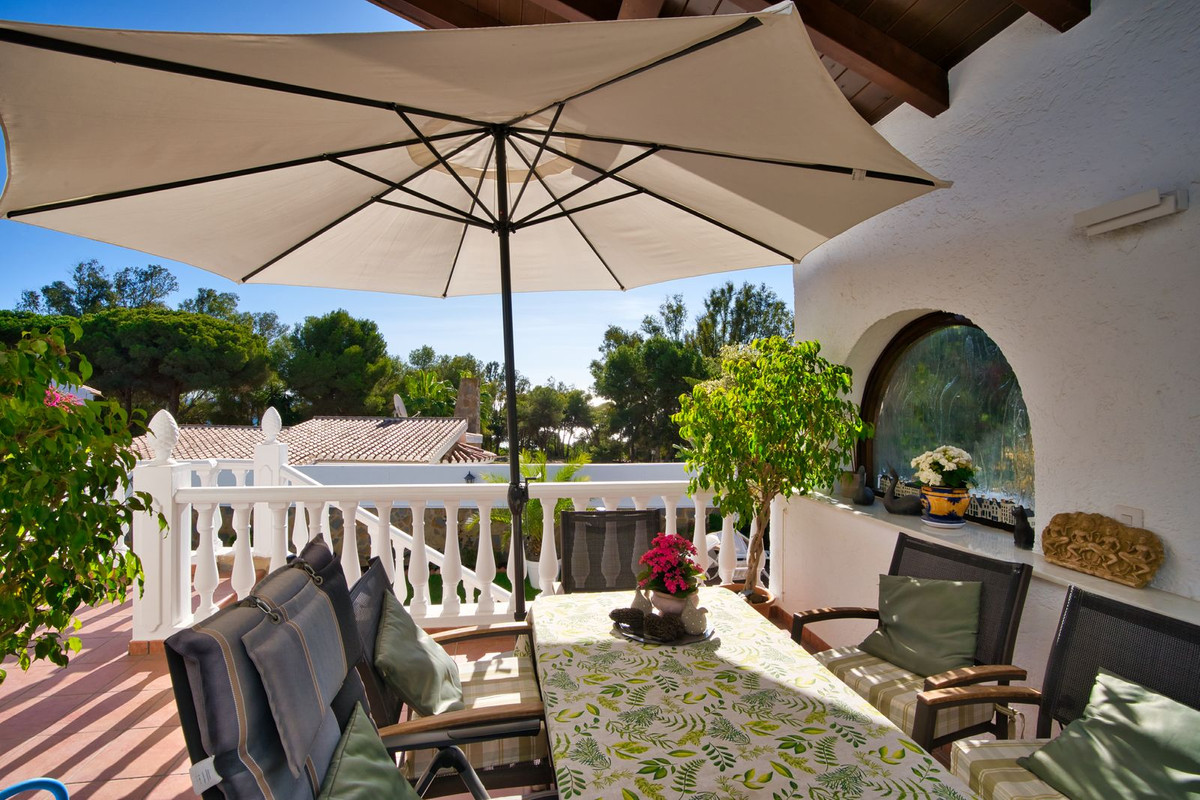Se vende Villa - Chalet de 4 dormitorios en Costa Del Sol, Málaga, España