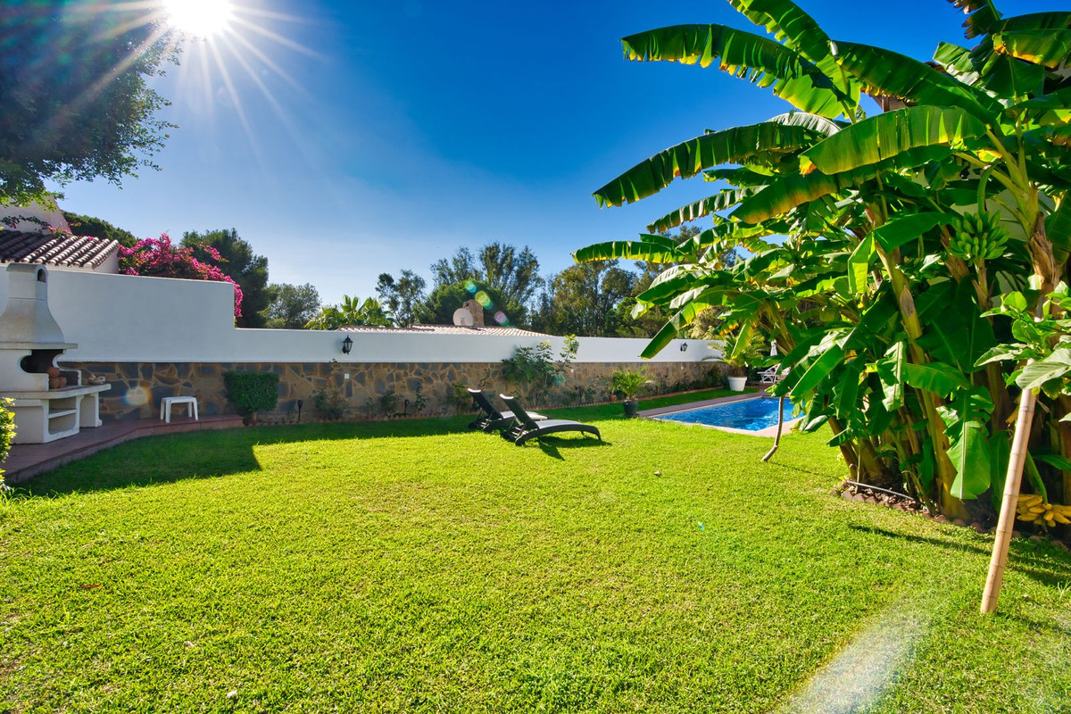 Se vende Villa - Chalet de 4 dormitorios en Costa Del Sol, Málaga, España