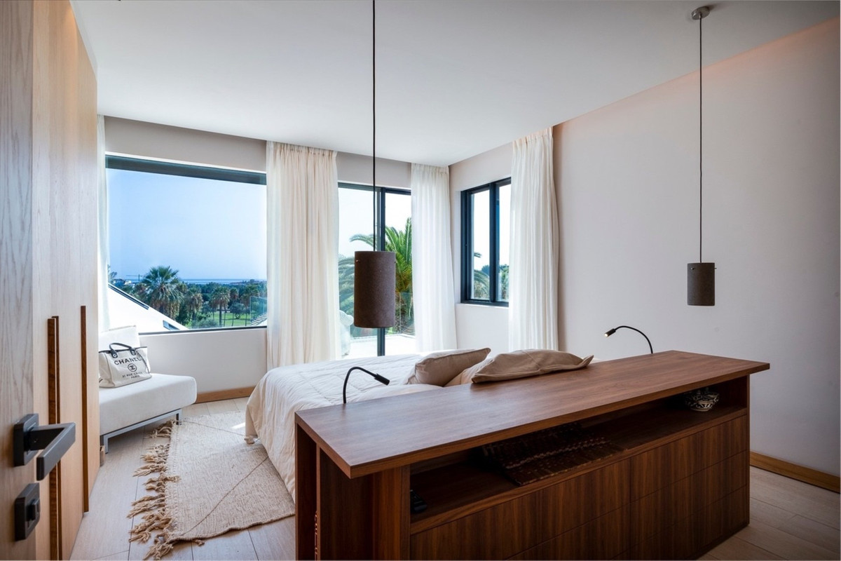 6 Bed Townhouse for sale in Nueva Andalucía Costa Del Sol, Málaga, Spain