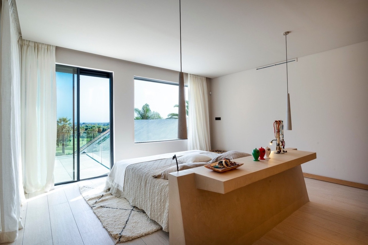 6 Bed Townhouse for sale in Nueva Andalucía Costa Del Sol, Málaga, Spain