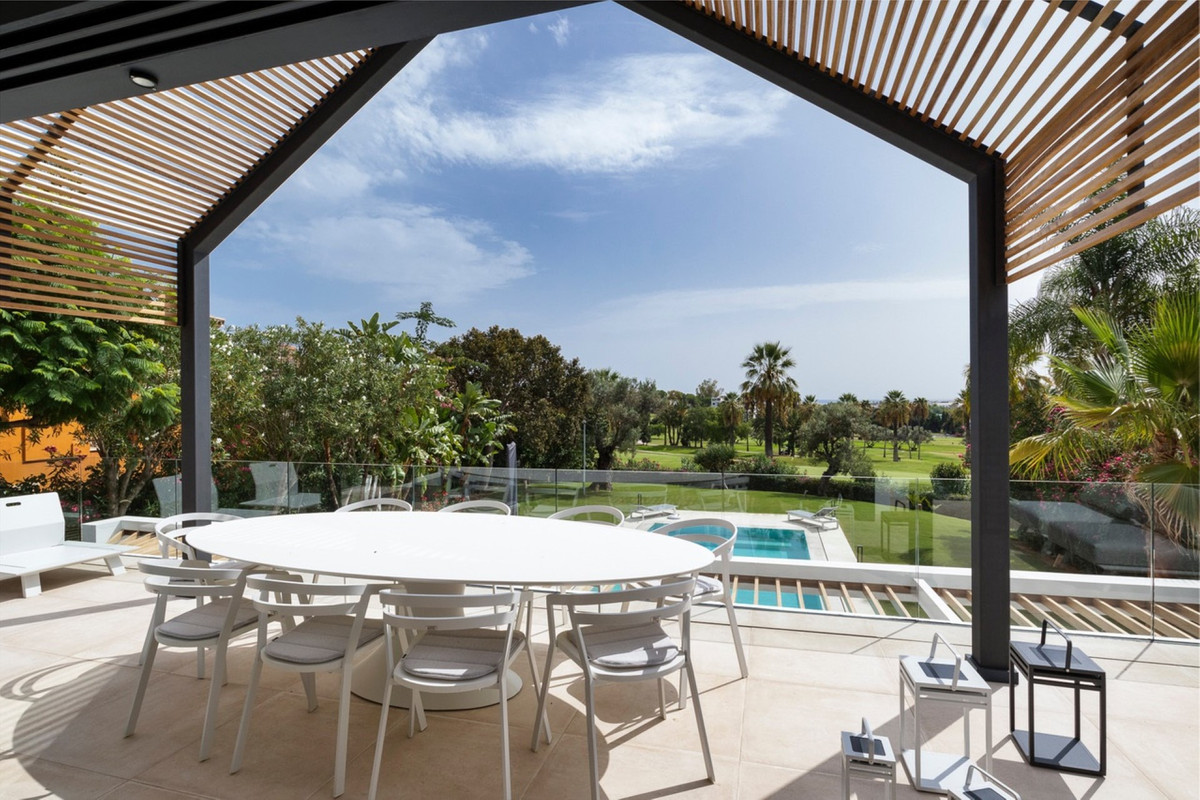 6 Bed Townhouse for sale in Nueva Andalucía Costa Del Sol, Málaga, Spain