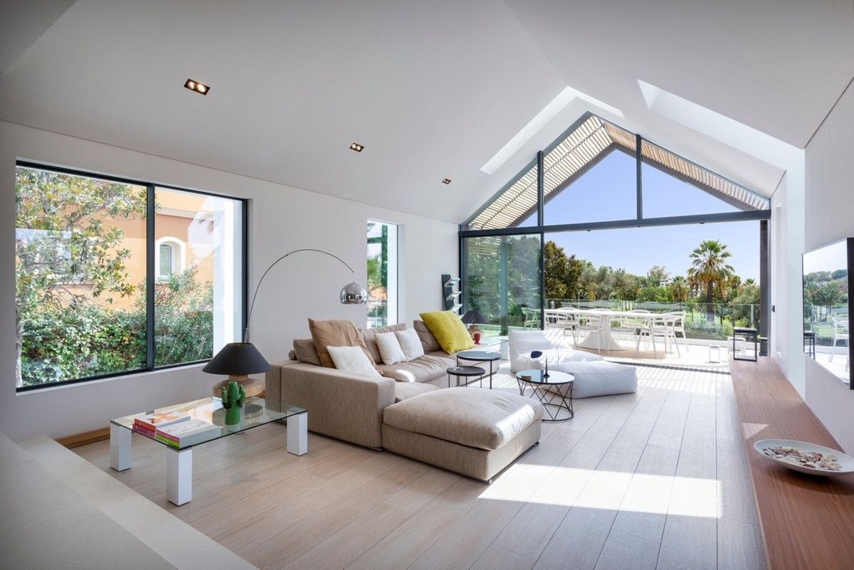 6 Bed Townhouse for sale in Nueva Andalucía Costa Del Sol, Málaga, Spain