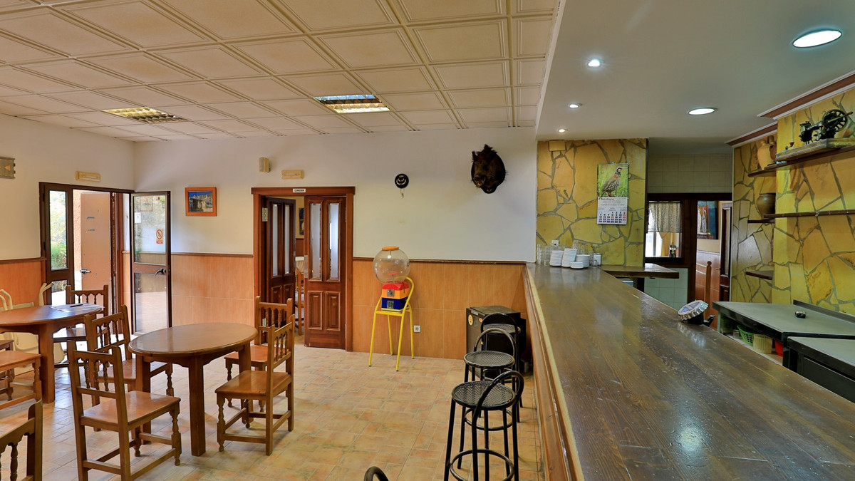 Se vende Finca - Cortijo de 6 dormitorios en Costa Del Sol East, Málaga, España