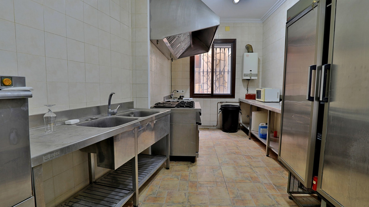 Se vende Finca - Cortijo de 6 dormitorios en Costa Del Sol East, Málaga, España
