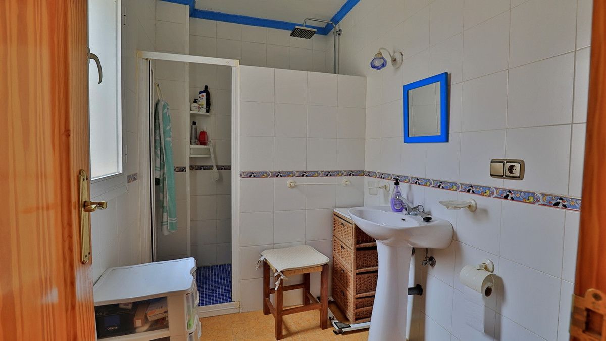 Se vende Finca - Cortijo de 6 dormitorios en Costa Del Sol East, Málaga, España