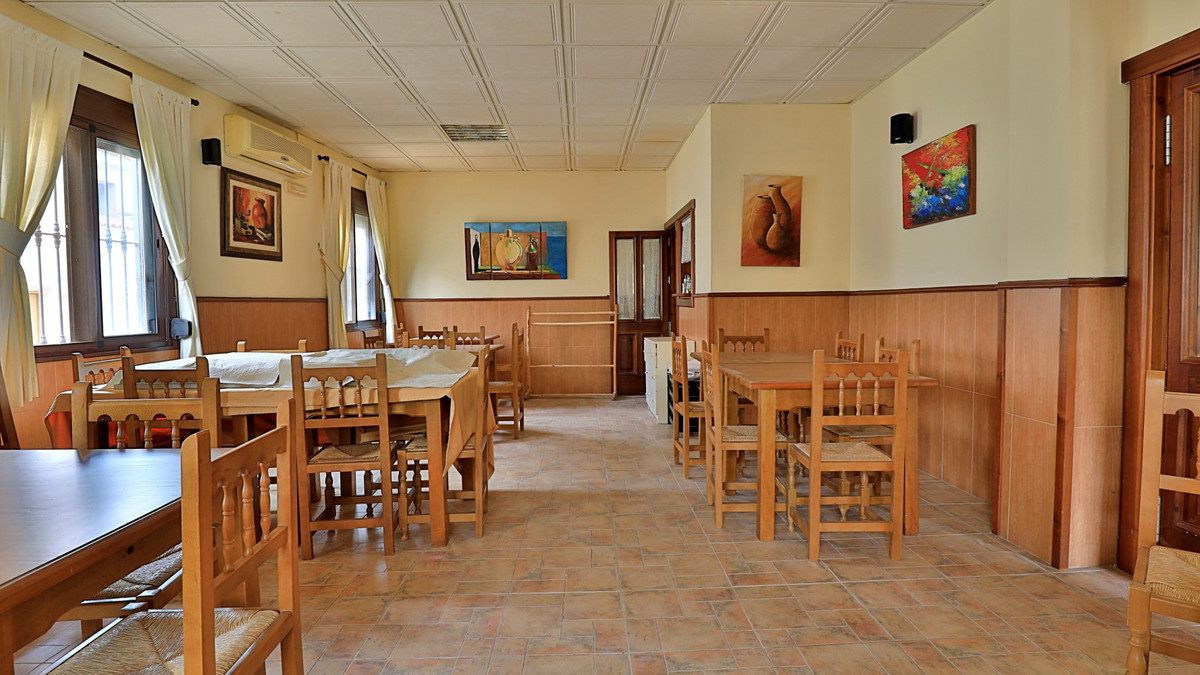 Se vende Finca - Cortijo de 6 dormitorios en Costa Del Sol East, Málaga, España