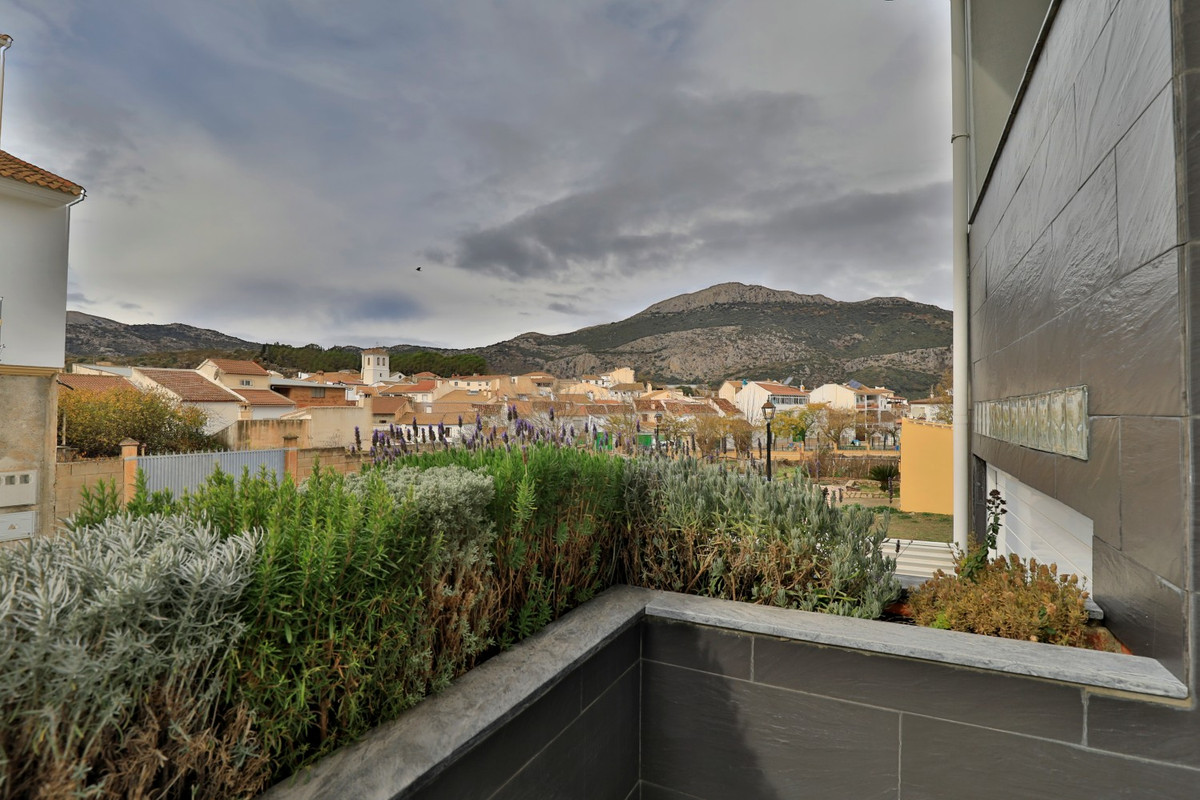 Se vende Pareada de 4 dormitorios en Costa Del Sol East, Málaga, España