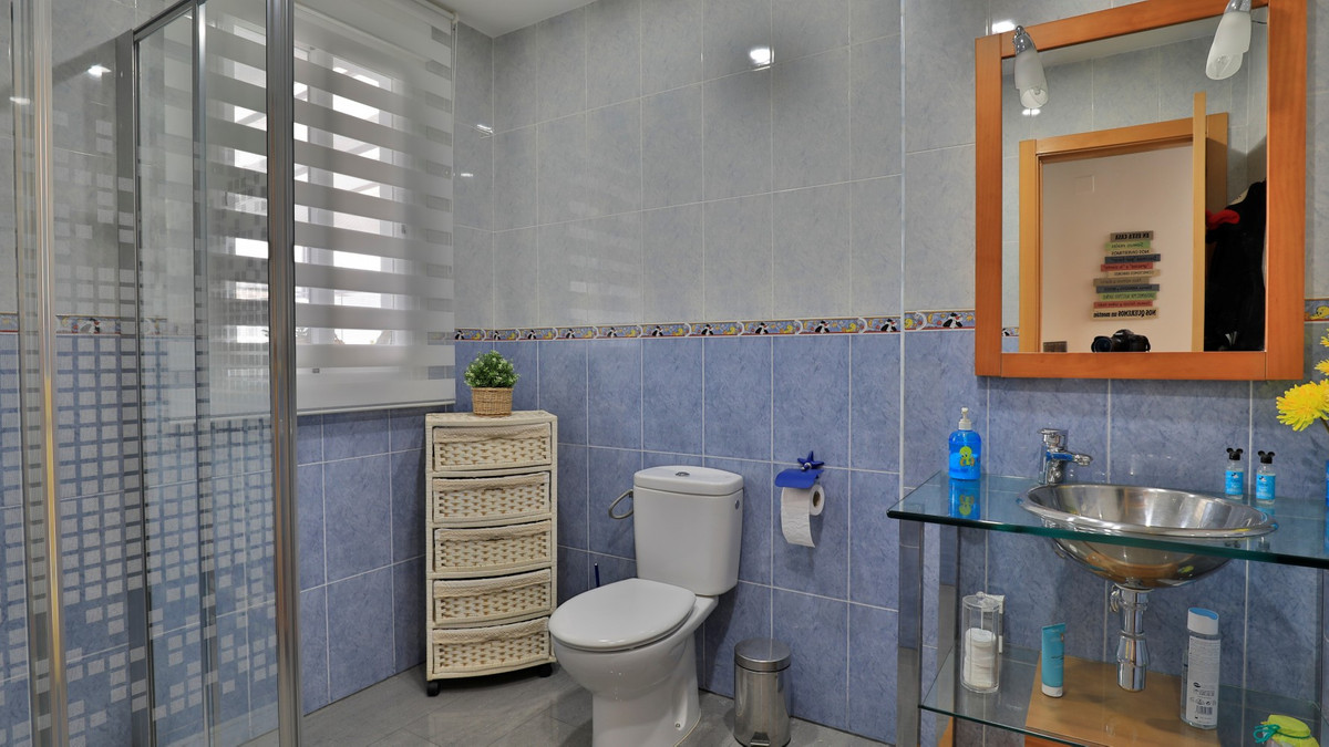 Se vende Pareada de 4 dormitorios en Costa Del Sol East, Málaga, España