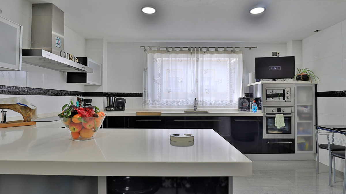 Se vende Pareada de 4 dormitorios en Costa Del Sol East, Málaga, España