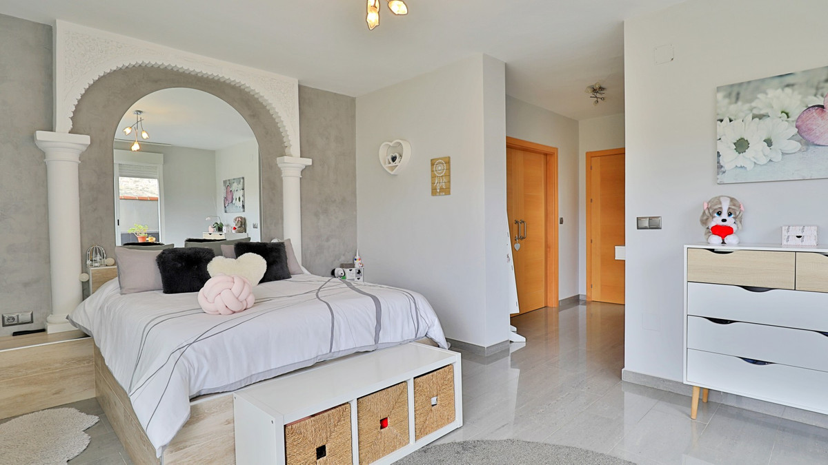 Se vende Pareada de 4 dormitorios en Costa Del Sol East, Málaga, España