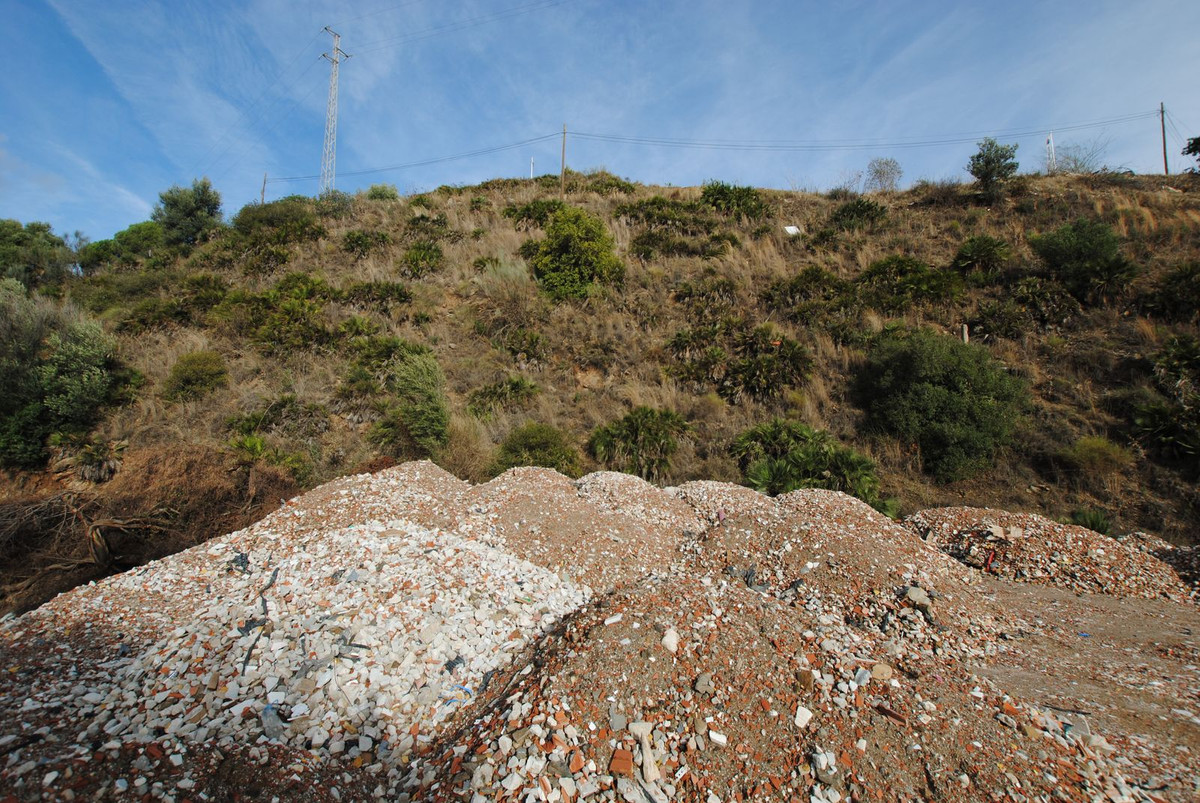 Se vende Terreno Urbano  en Costa Del Sol, Málaga, España