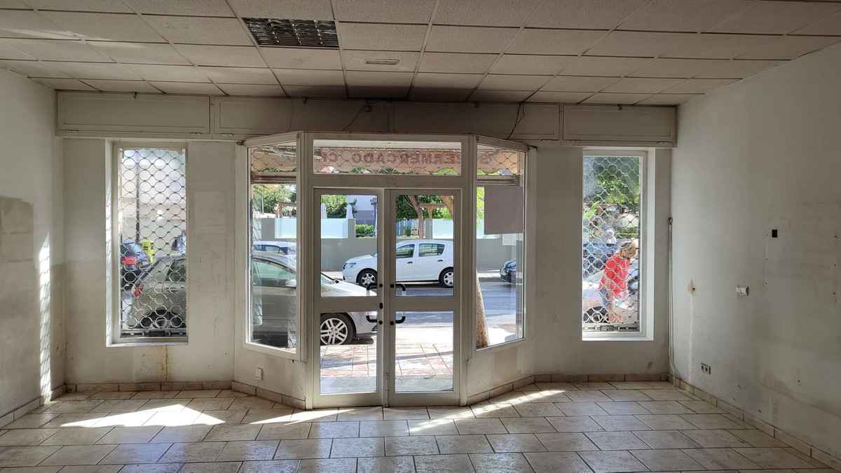 Commercial unit for sale in Fuengirola Costa Del Sol, Málaga, Spain