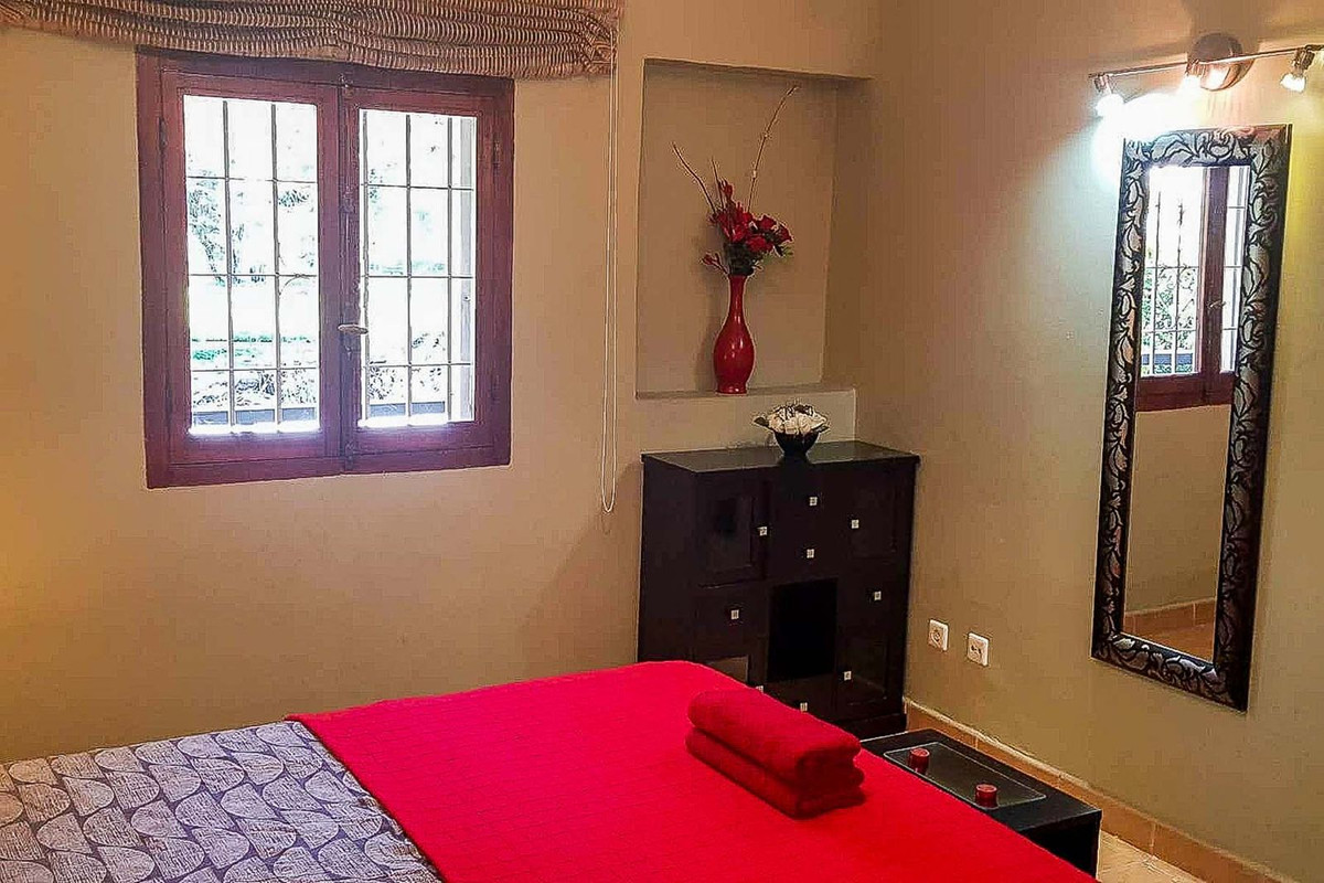 Se vende Apartamento Planta Media de 2 dormitorios en Costa Del Sol, Málaga, España