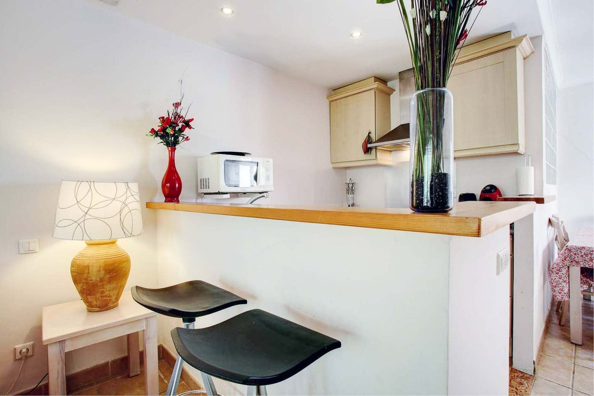 Se vende Apartamento Planta Media de 2 dormitorios en Costa Del Sol, Málaga, España