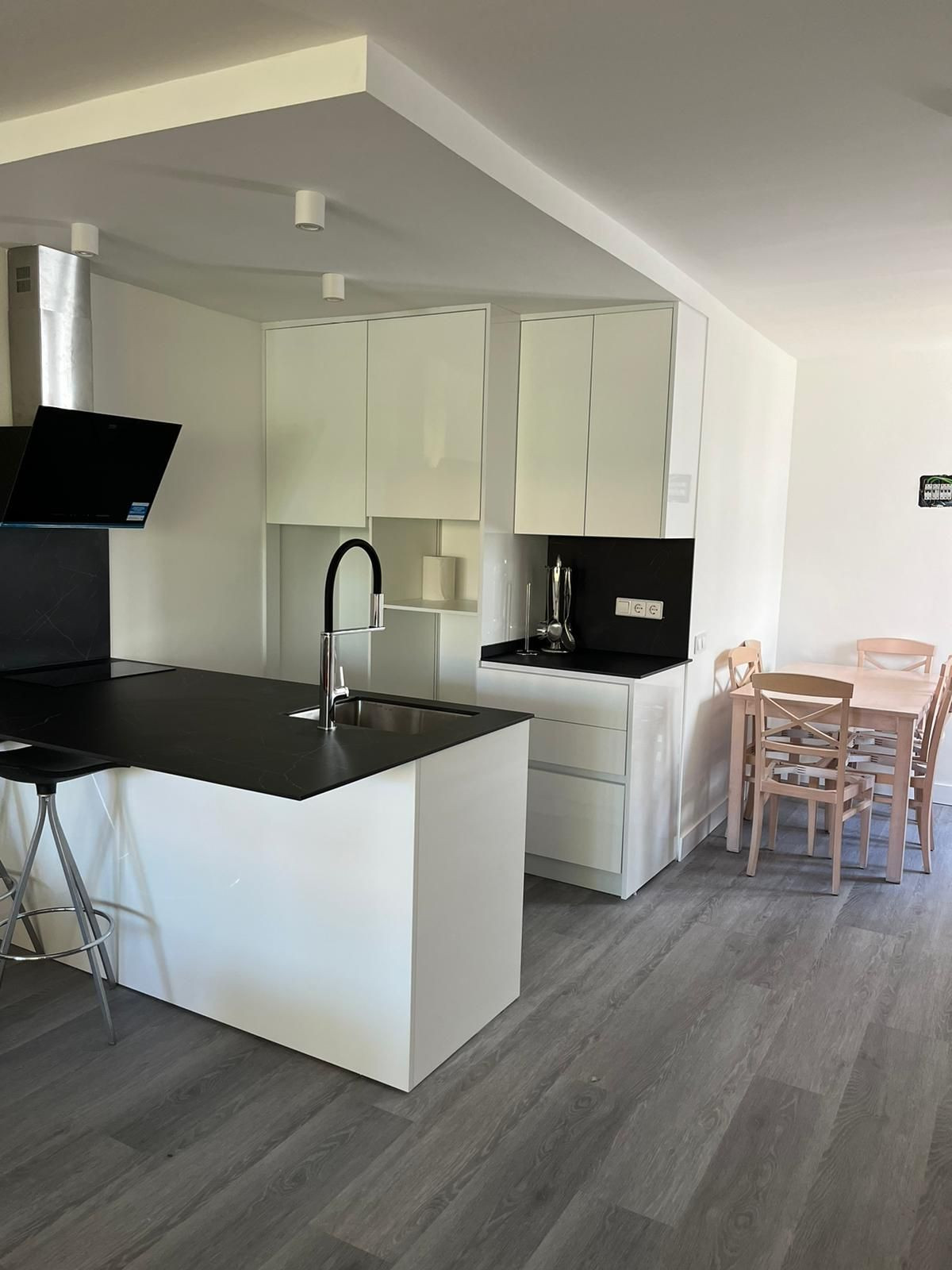 Se vende Apartamento Planta Media de 2 dormitorios en Costa Del Sol, Málaga, España