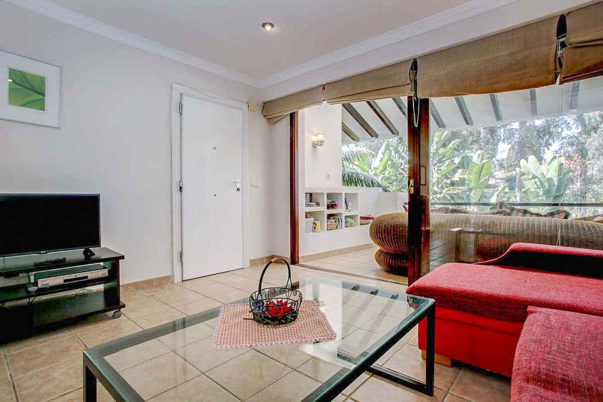Se vende Apartamento Planta Media de 2 dormitorios en Costa Del Sol, Málaga, España