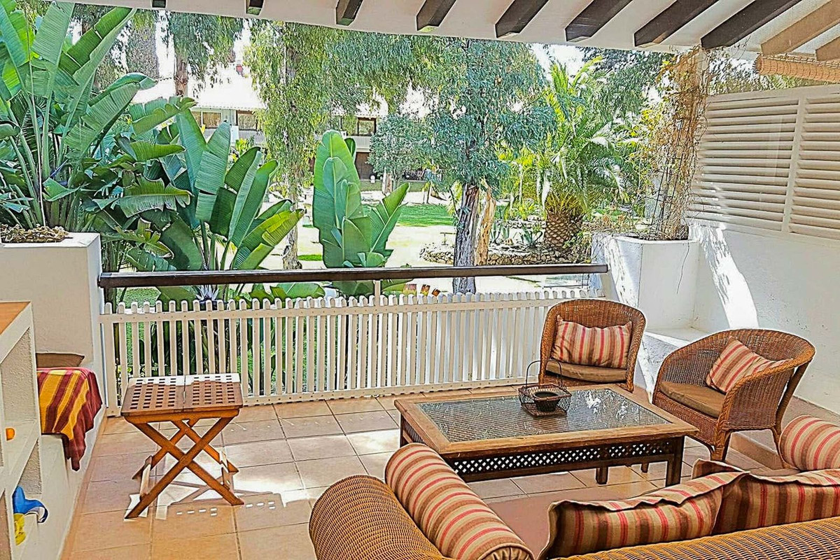 Se vende Apartamento Planta Media de 2 dormitorios en Costa Del Sol, Málaga, España