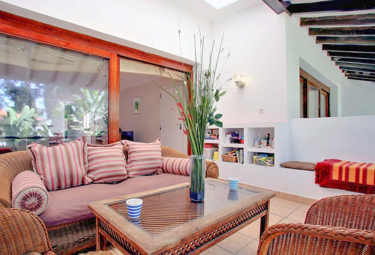 Se vende Apartamento Planta Media de 2 dormitorios en Costa Del Sol, Málaga, España