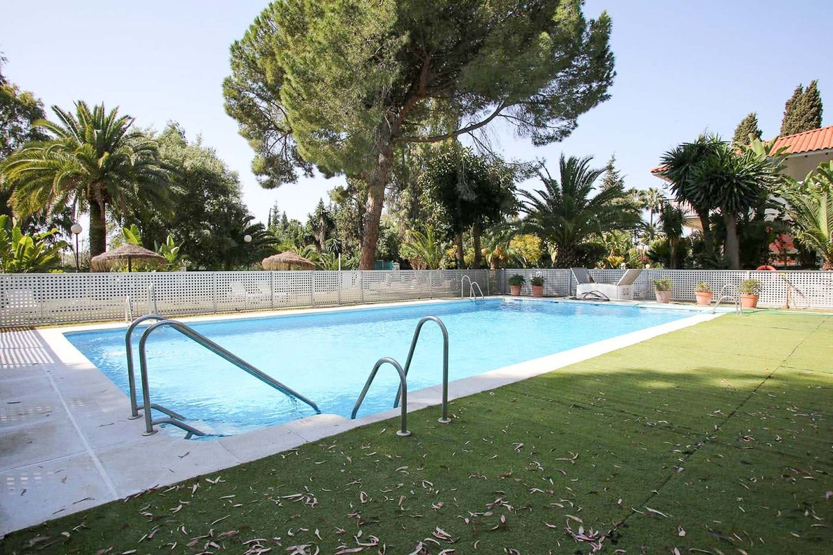 Se vende Apartamento Planta Media de 2 dormitorios en Costa Del Sol, Málaga, España