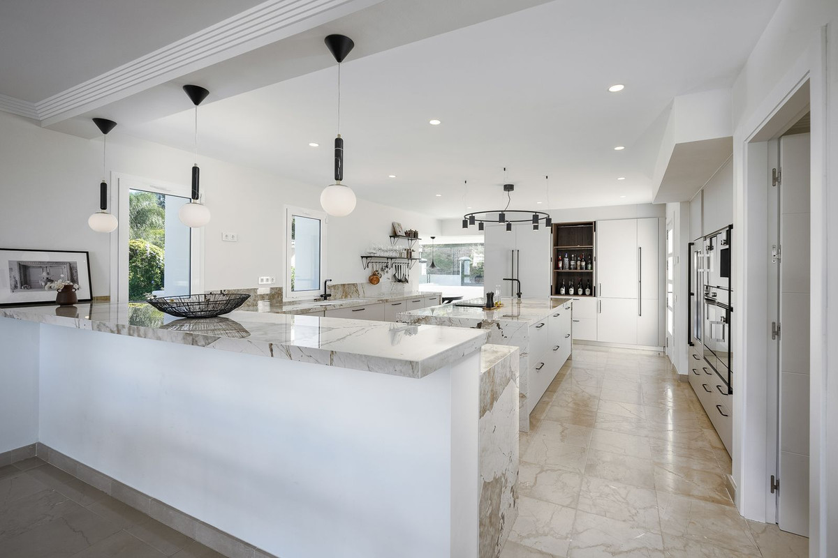 Se vende Villa - Chalet de 7 dormitorios en Costa Del Sol, Málaga, España