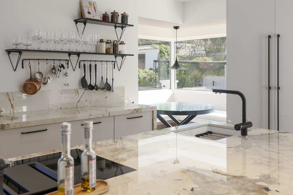Se vende Villa - Chalet de 7 dormitorios en Costa Del Sol, Málaga, España