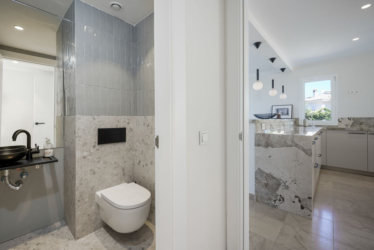 Se vende Villa - Chalet de 7 dormitorios en Costa Del Sol, Málaga, España