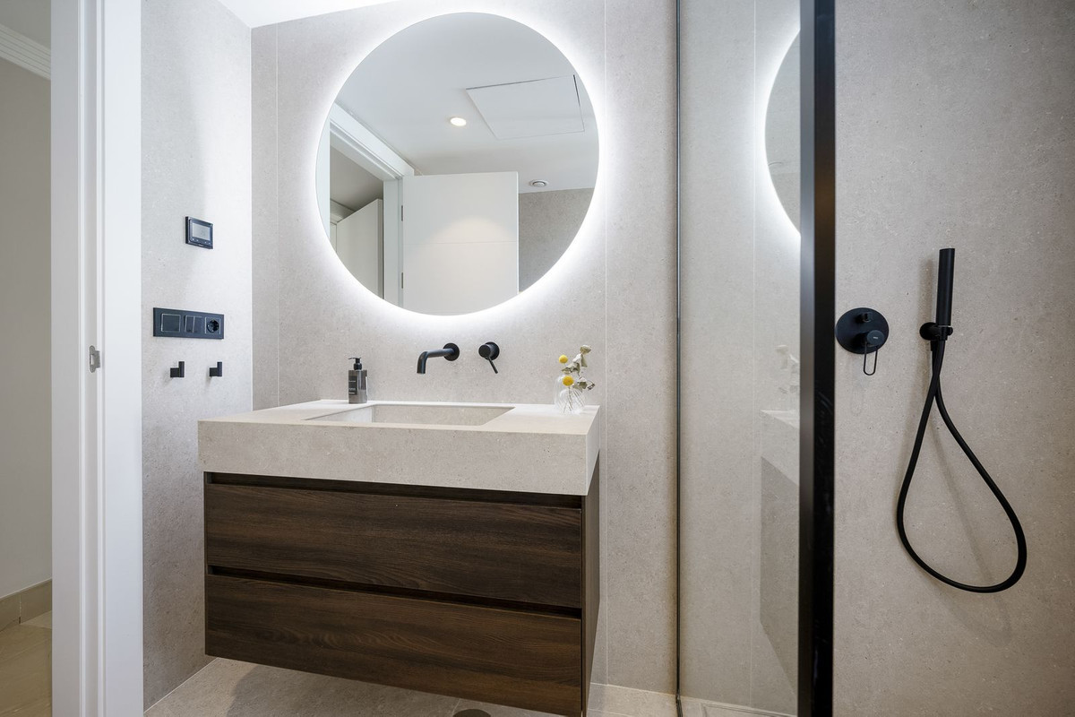 Se vende Villa - Chalet de 7 dormitorios en Costa Del Sol, Málaga, España